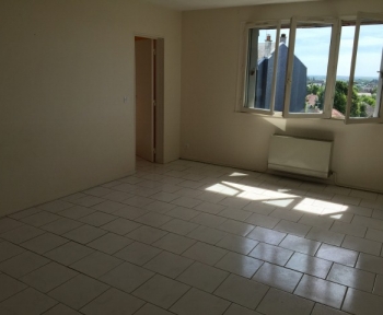 Location Appartement avec balcon 2 pièces Bourges (18000)