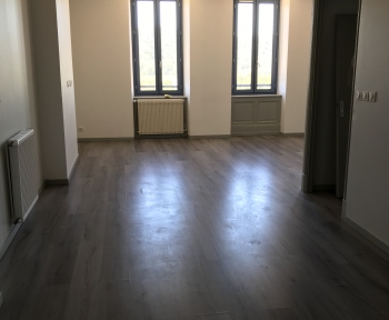 Location Appartement 4 pièces Saint-Vallier (26240) - centre ville