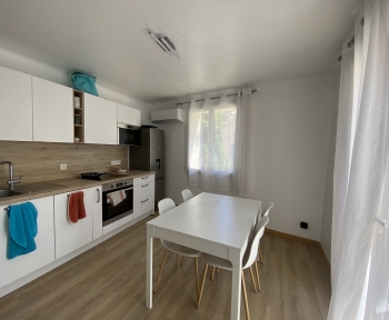 Location Appartement 2 pièces Châteaurenard (13160) - Centre-ville