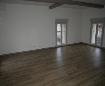 Location Appartement rénové 3 pièces Cérans-Foulletourte (72330)