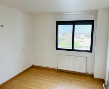 Location Appartement 4 pièces Parthenay (79200) - centre ville