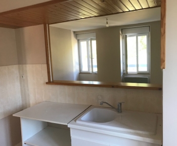 Location Studio  pièce Saint-Aubin-le-Cloud (79450)