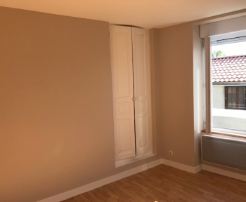 Location Studio  pièce Saint-Aubin-le-Cloud (79450)