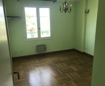 Location Maison 4 pièces Châteauneuf-de-Gadagne (84470) - La Bourgade